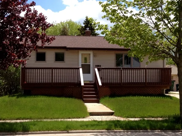 1911 13th St, Two Rivers, WI 54241