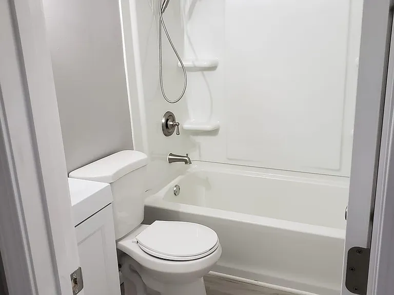 100 Sanders Ct #4 — Photo 8