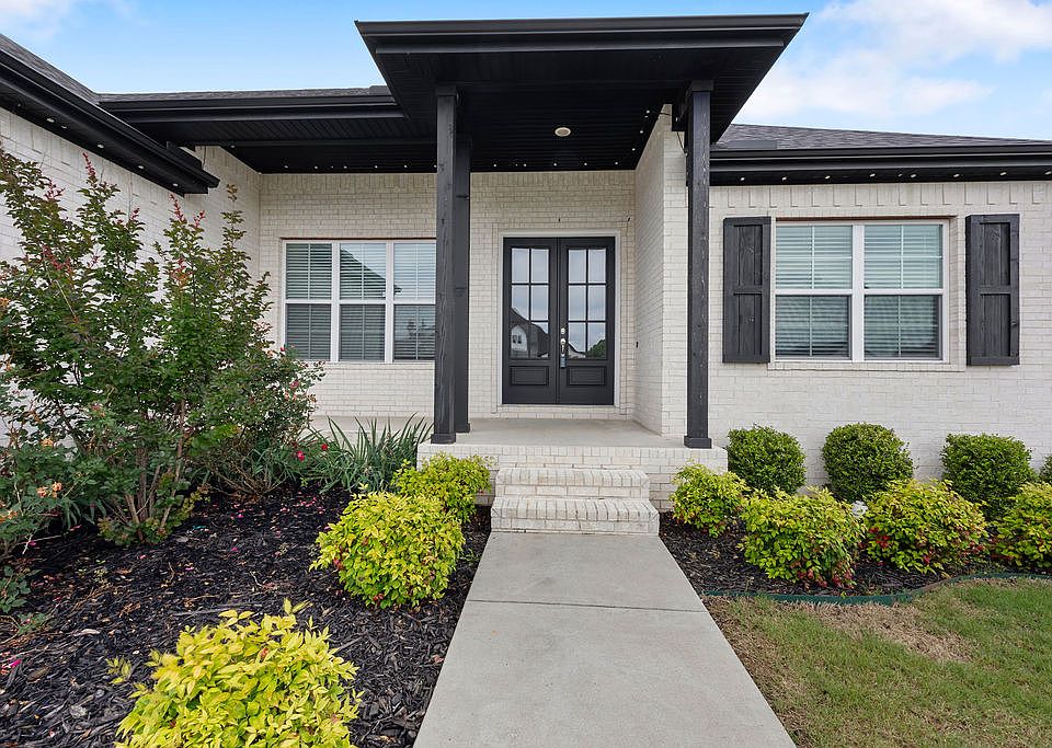 1st image of 2881 E Bitterroot St