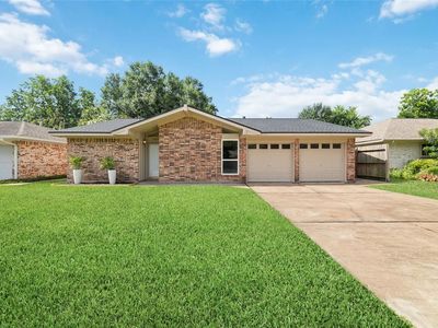 5819 De Lange Ln, Houston, TX, 77092