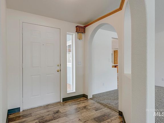 5th image of 645 Liberty Ln