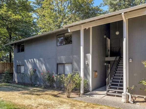 1601 149th Place SE #3, Bellevue, WA 98007