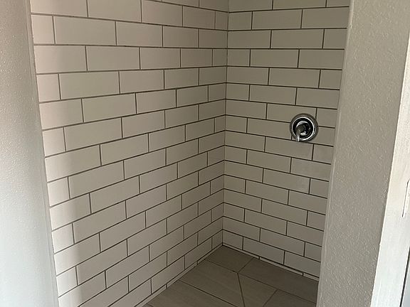 4th image of 2920 Royal Run St