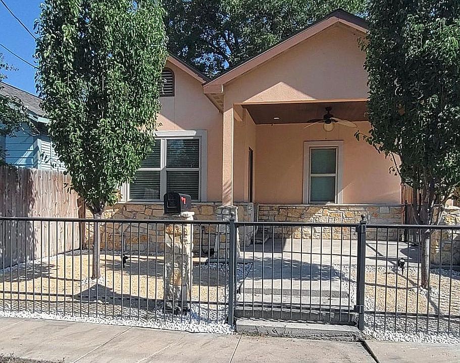 1st image of 625 Delgado St