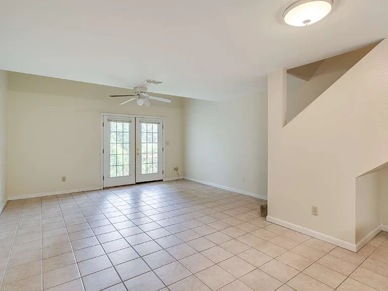 840 W Georgia St #B — Photo 4
