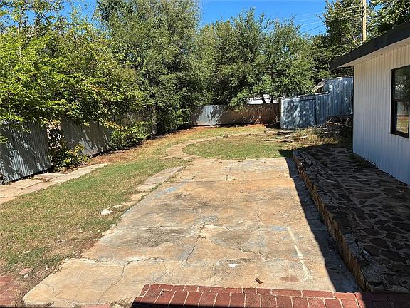 3rd image of 3837 SW 39th St