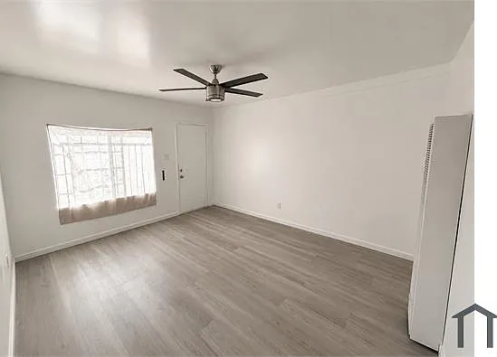 815 1/2 W 62nd Pl
