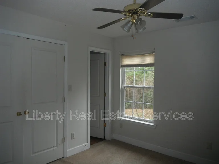 1113 Kelly Dr #5 — Photo 3