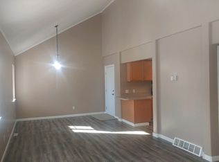 1204 Hawthorne Ln, Billings, MT 59105