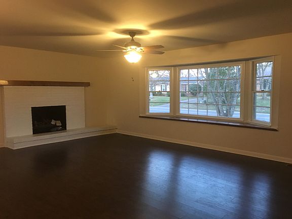 5th image of 115 Brookhaven Trl