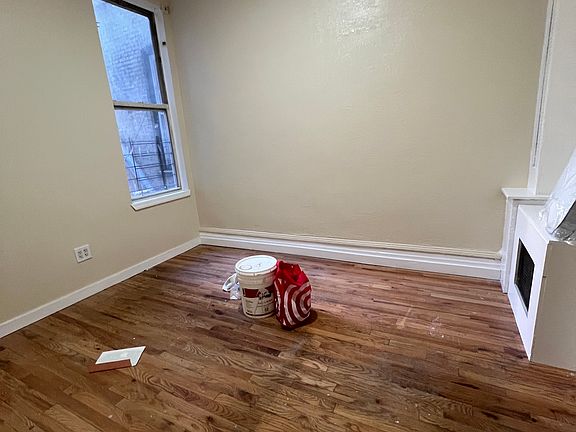 5th image of 2025 Morris Ave APT 1