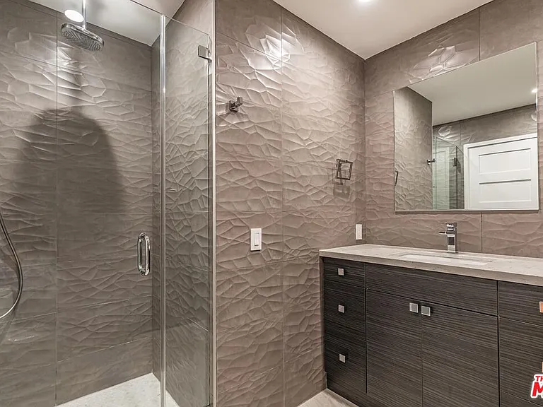 502 Evelyn Pl — Photo 20