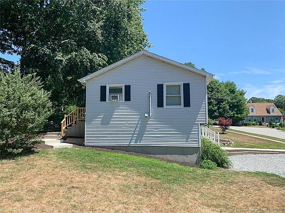 4th image of 10 Dartmouth Dr