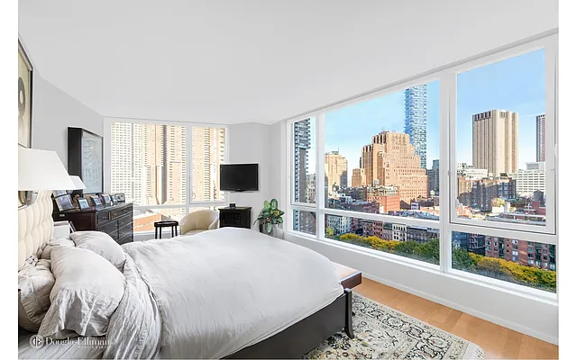 Rented by Douglas Elliman | media 16