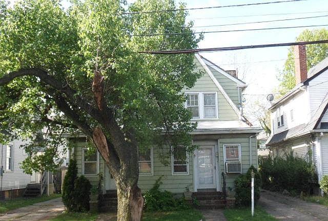 2nd image of 2233 S Broad St