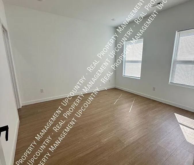 795 Lyman Rd — Photo 6