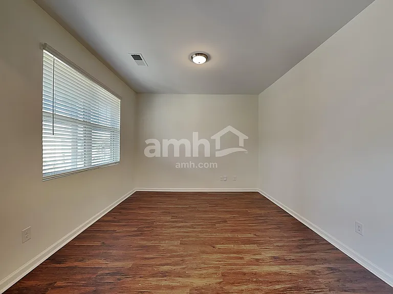76 Springer Pkwy — Photo 6