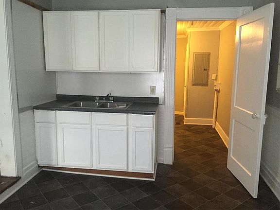 4th image of 952 Connor St APT B