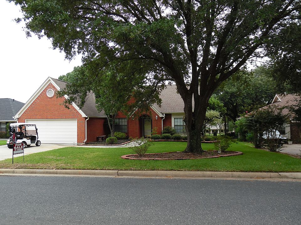 1st image of 1010 Broadmoor Dr