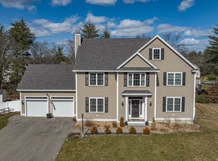35 Oak Ledge Cir, Rowley, MA 01969