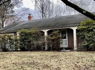 600 S Skyline Dr, Carbondale, IL 62901