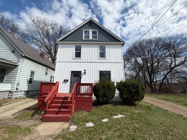 949 Raymond St, Akron, OH 44307