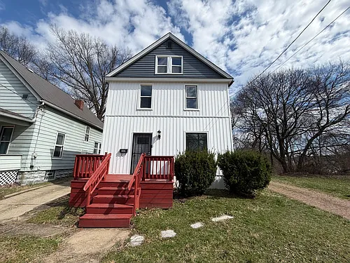 949 Raymond St Photo 1