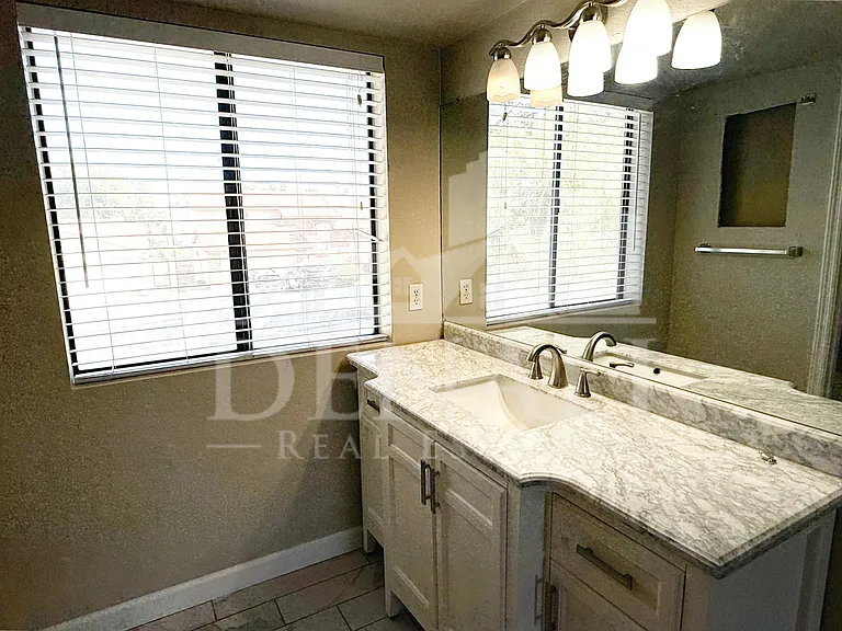 1529 E Edgewater Dr — Photo 13