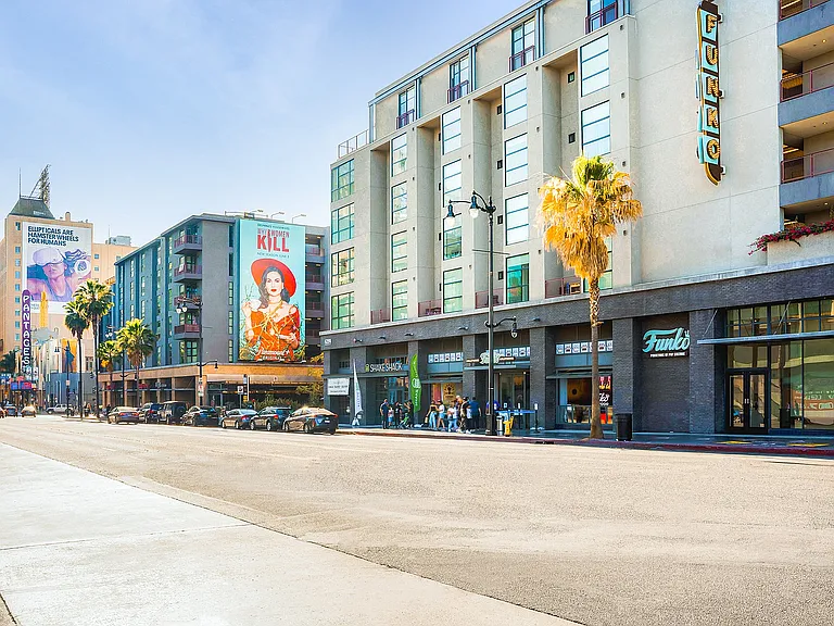 Arrive Hollywood — Photo 47