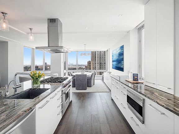 4th image of 524 E 72nd St #30CDE