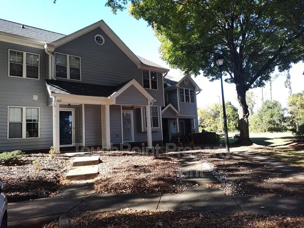 5227 Amity Springs Dr, Charlotte, NC 28212