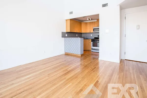 Rented by EXR | media 32