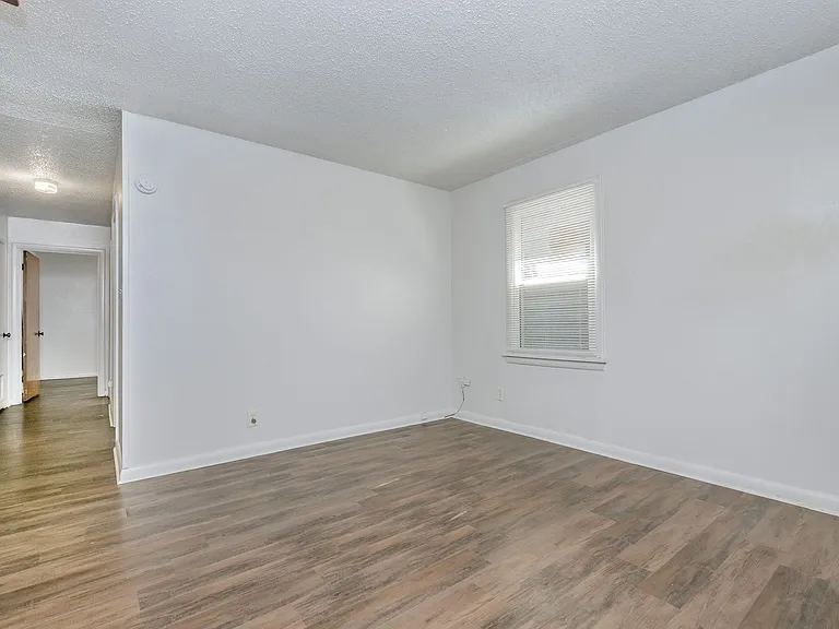 2304 SW 8th Ave #1 — Photo 5