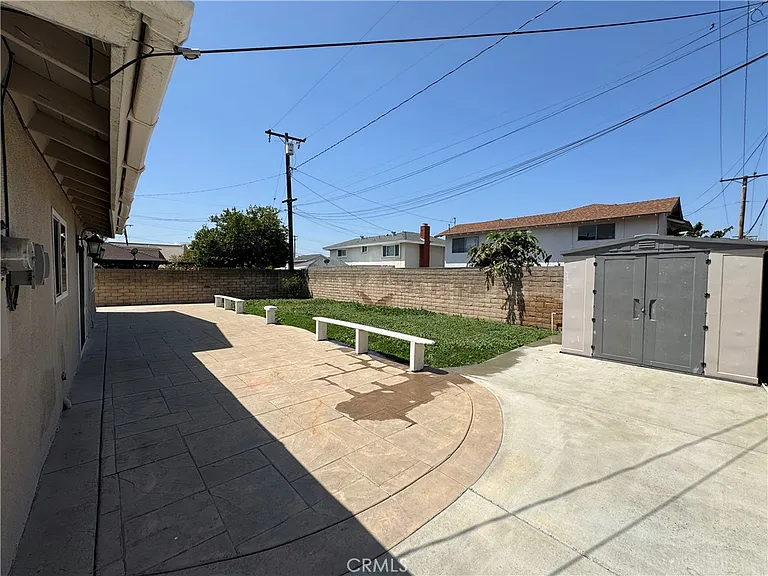4037 S Ellesford Ave — Photo 40