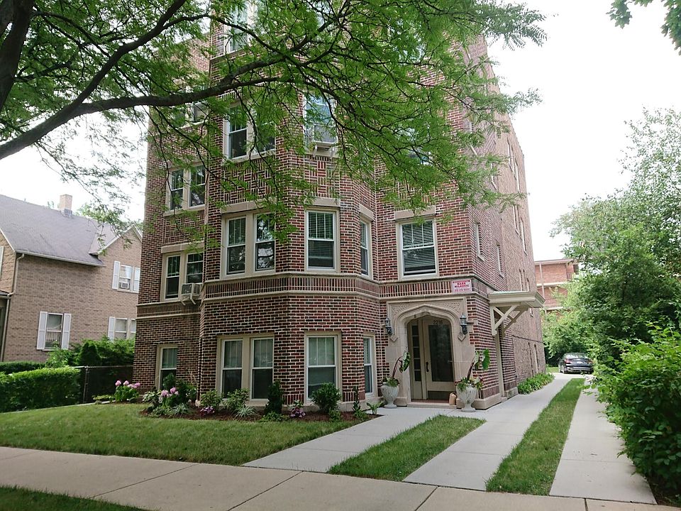 1st image of 2216 W Morse Ave APT 2