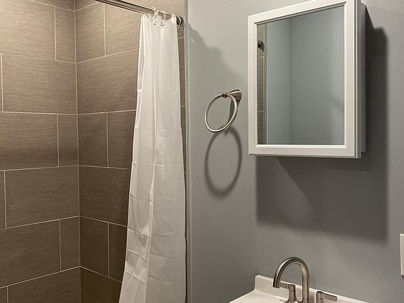 5th image of 650 N 33rd St #1F-1