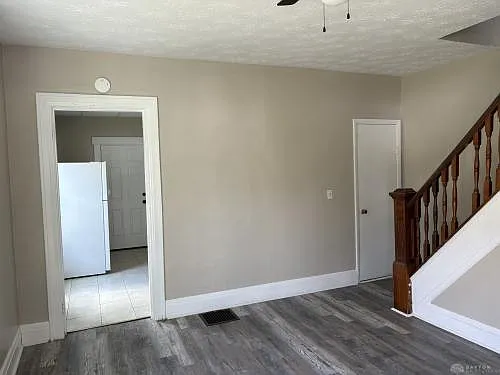 1620 Gondert Ave — Photo 6