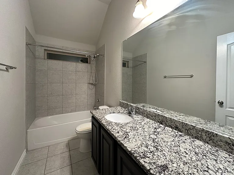 Spare bathroom 2