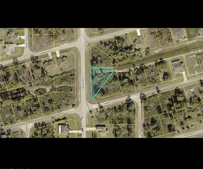 2nd image of 833 Bell Blvd S