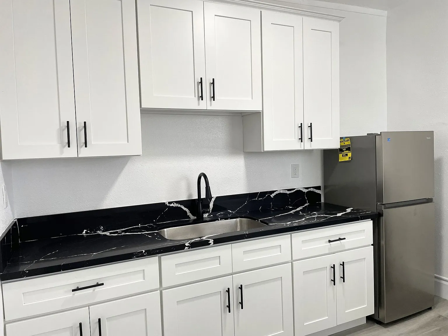 Catalina Court — Photo 4