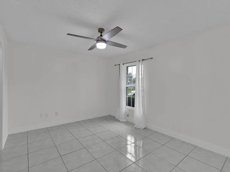 1434 Ravida Cir — Photo 8