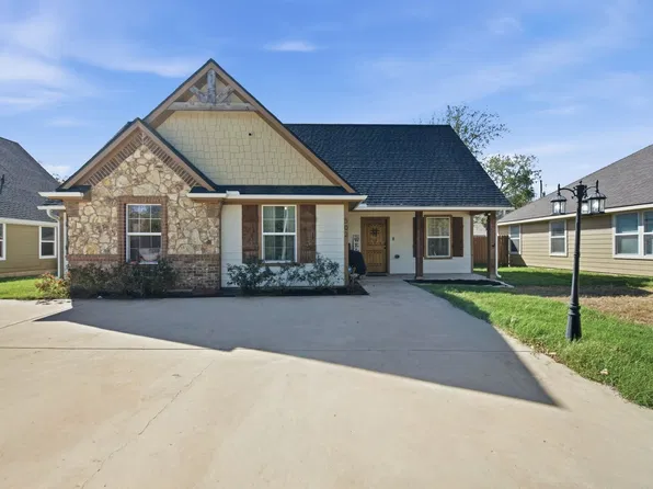 502 W Willow St, Sanger, TX 76266