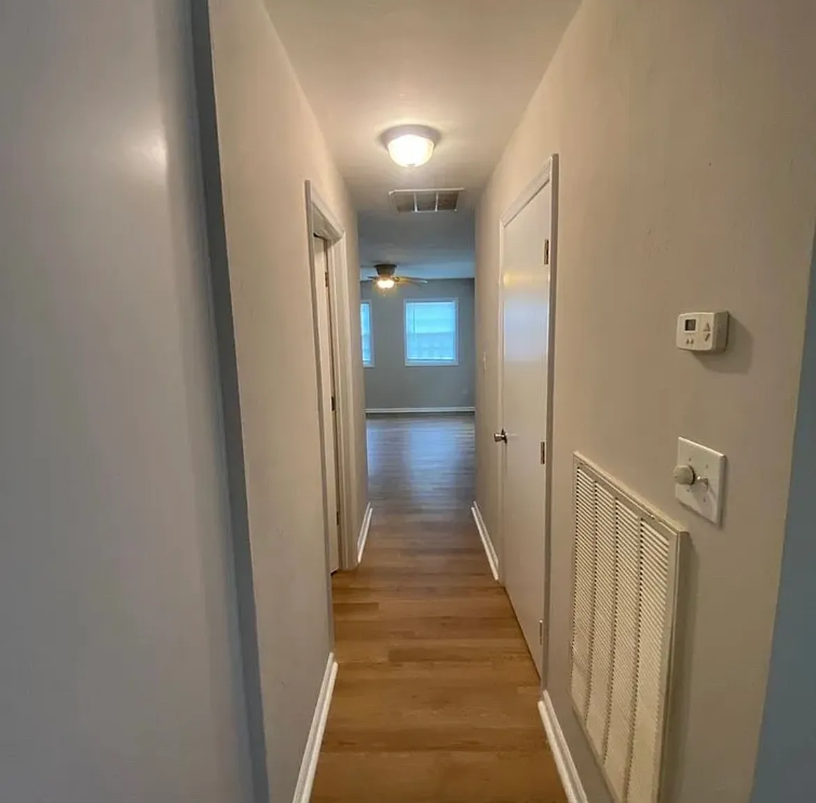2 bed, 1.5 bath, 1000 sqft, $2,200 — Photo 3