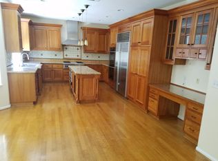 810 Sun Blossom Ln, Redwood City, CA 94065