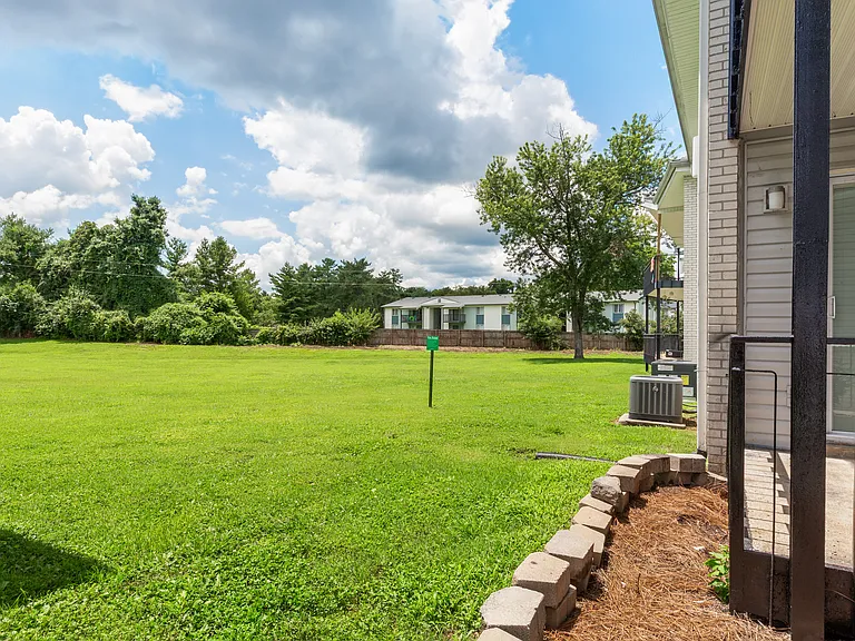 613 Hillsboro Rd #C12 — Photo 5
