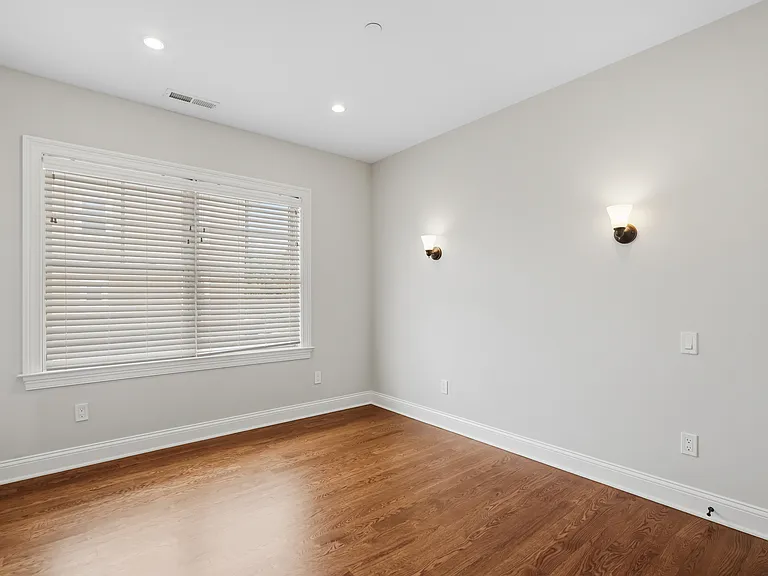 124 Maple Ave #B — Photo 23