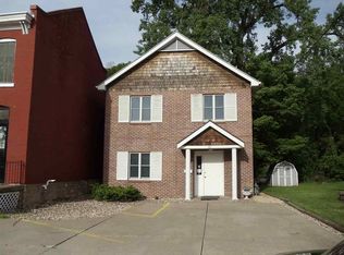 55 Bluff St, Dubuque, IA 52001