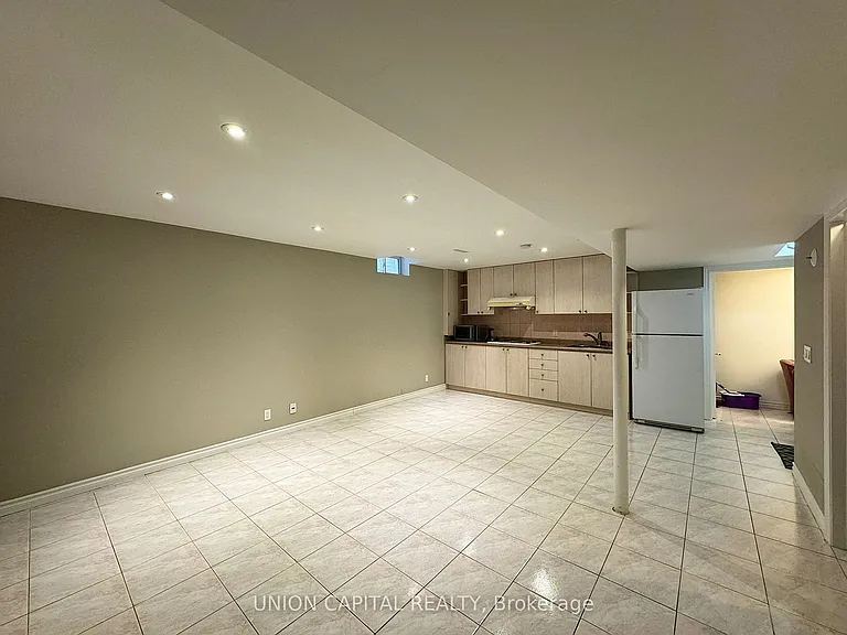 73 Manston Cres #BASEMENT — Photo 7
