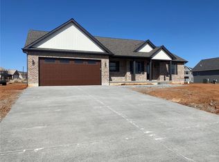 101 Shepherd Mountain Rd, Farmington, MO 63640