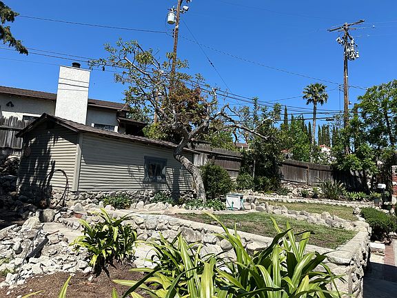 4th image of 4421 Rosemont Ave